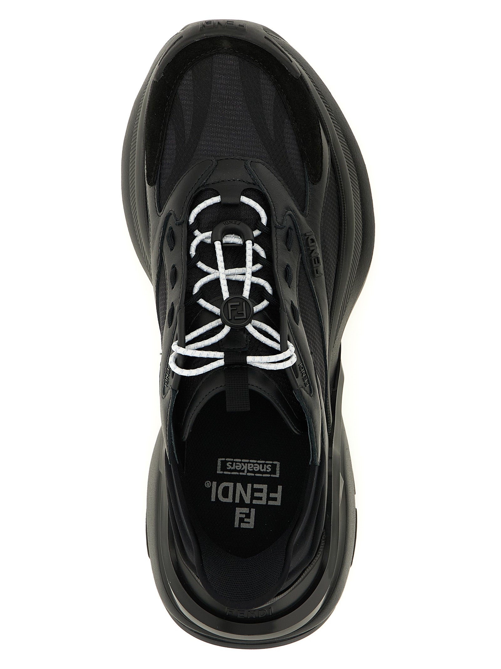 Chaussures de sport Fendi en cuir de veau noir, baskets athlétiques élégantes avec design moderne et détails sophistiqués.