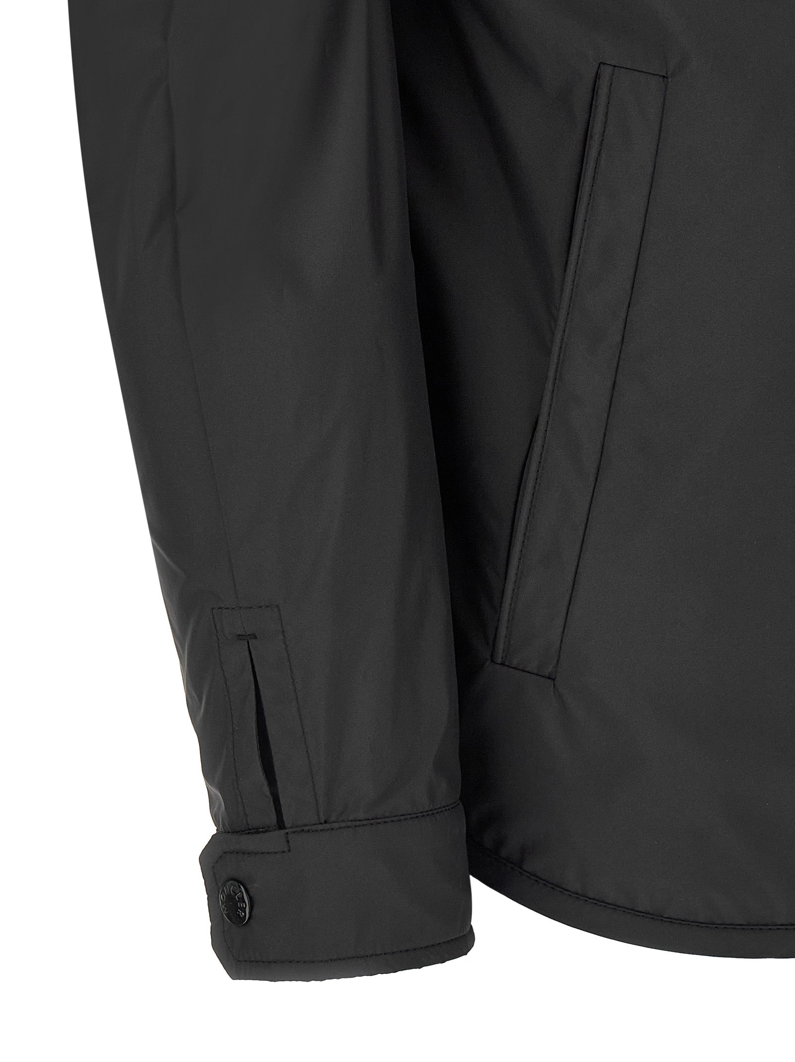 Veste en polyester multicolore Moncler, coupe-vent et imperméable, avec capuche et fermeture éclair.