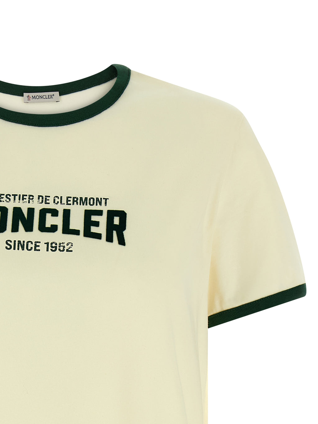 T-shirt beige en coton de la marque Moncler, coupe classique, porté avec col rond et manches courtes.