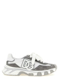 Sneakers de sport en polyester gris Dolce & Gabbana avec semelles blanches et design moderne, vue de face.