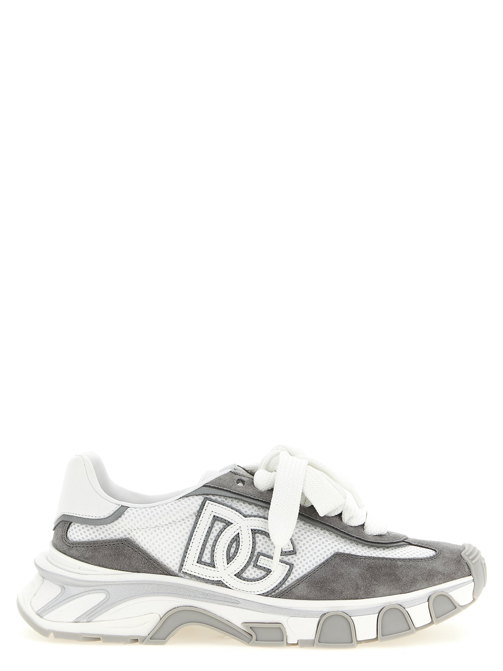 Sneakers de sport en polyester gris Dolce & Gabbana avec semelles blanches et design moderne, vue de face.