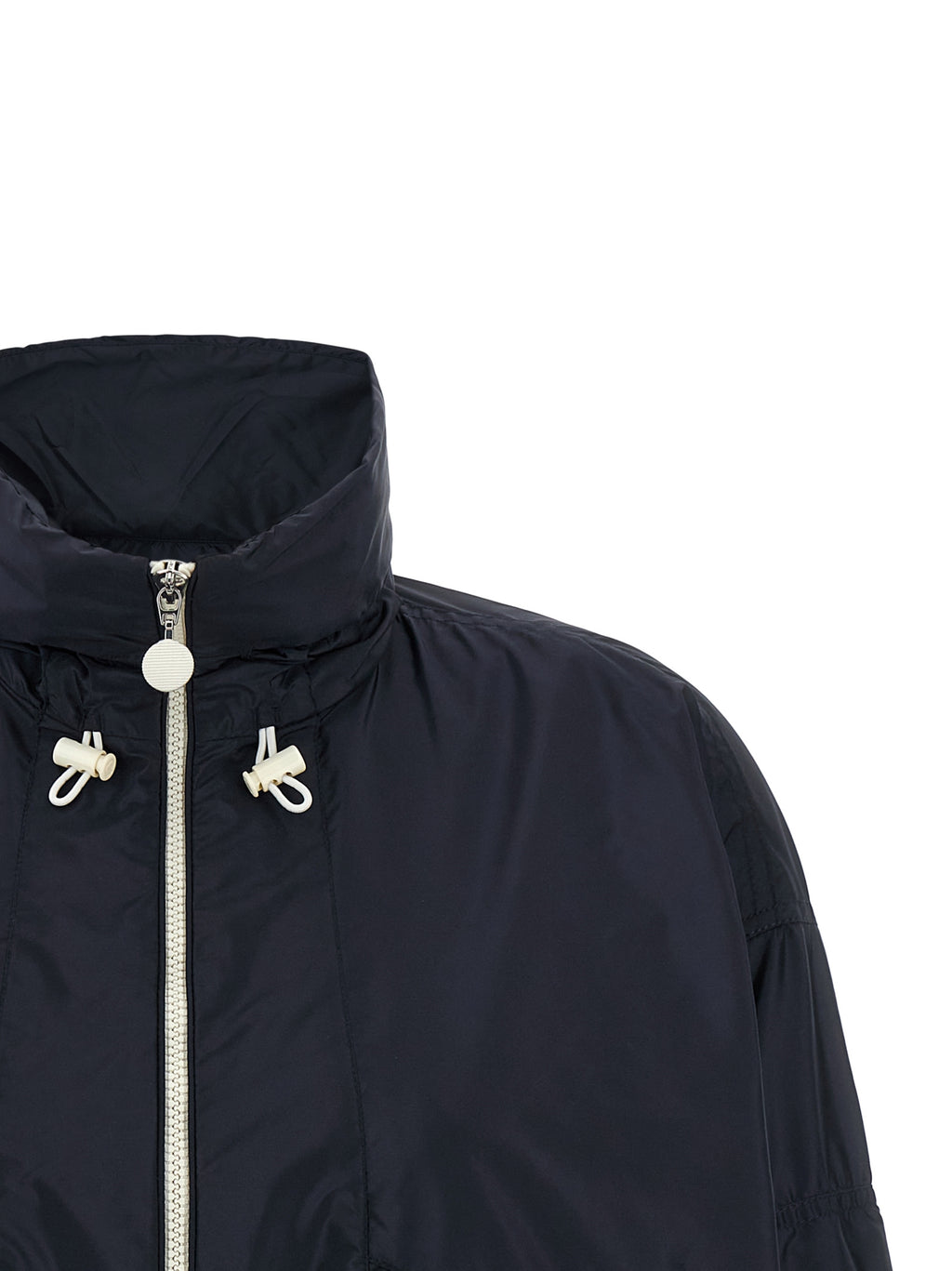 Veste en shell en polyamide bleue Moncler, coupe-vent et légère, avec fermeture éclair et capuche ajustable.
