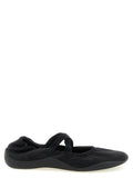 Chaussures ballerines Balenciaga en polyester noir, élégantes et confortables, vues de face sur fond blanc.