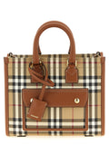 Sac cabas en polyéthylène beige de la marque Burberry, avec poignées et logo visible.