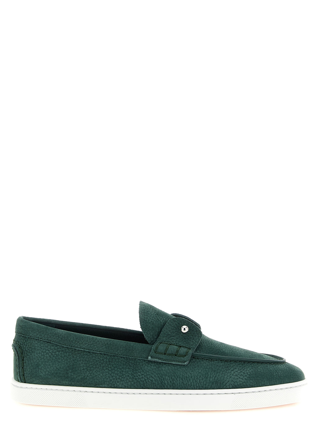 Mocassins Christian Louboutin en cuir de veau bicolore, slip-on, élégants et sophistiqués, avec semelle en caoutchouc rouge signature.