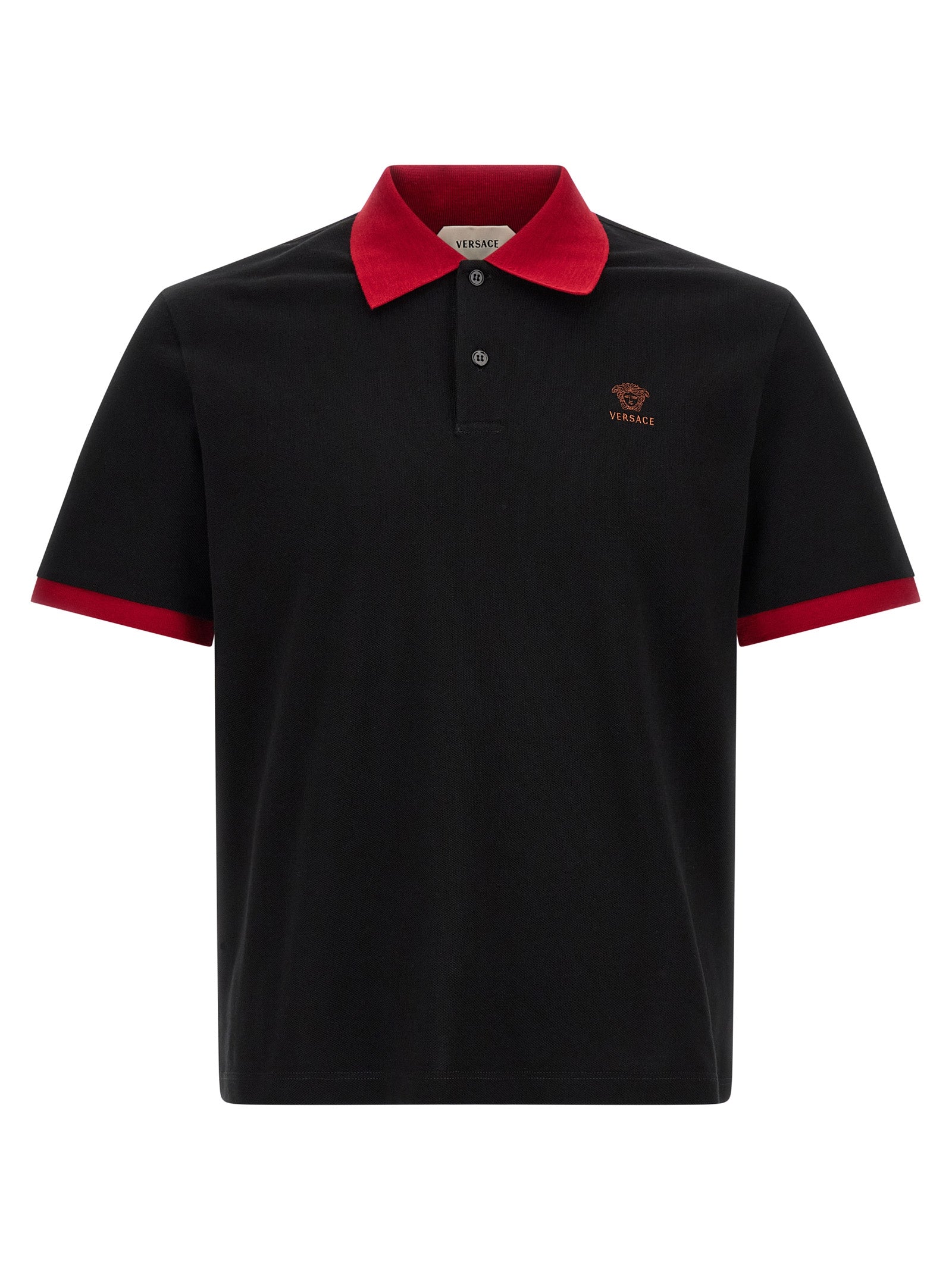 Chemise polo noire en coton de la marque Versace, avec logo emblématique, portée sur un mannequin.
