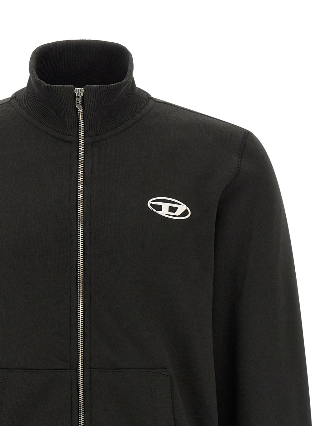 Sweat-shirt en coton noir Diesel, avec logo emblématique, porté de façon décontractée, en gros plan sur le tissu et le design.