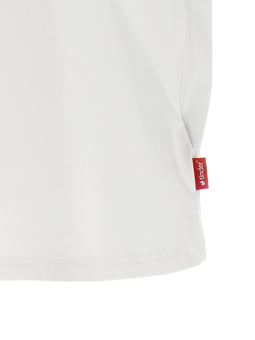 Vêtements de sport en coton blanc de la marque Diesel, look décontracté avec sweat-shirt et pantalon assorti.
