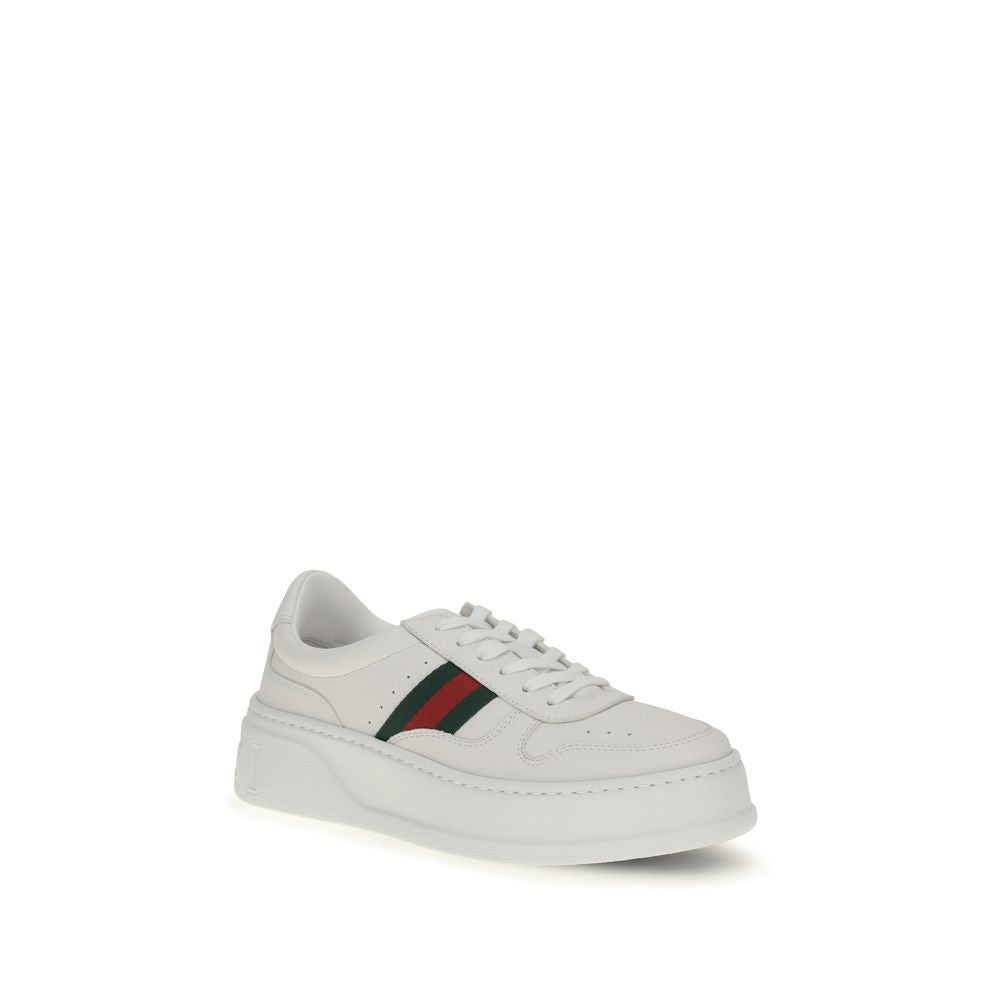 Chaussures Gucci Bos Taurus en cuir de veau blanc, baskets chunky à semelles épaisses et design tendance.
