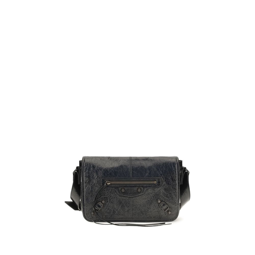 Sac à épaule Balenciaga en cuir d'agneau noir avec logo Ovis Aries, détail élégant et sophistiqué pour un look moderne.