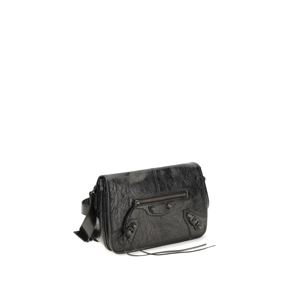 Sac à epaule Balenciaga en cuir d'agneau noir, design élégant et sophistiqué, avec logo emblématique sur le devant.