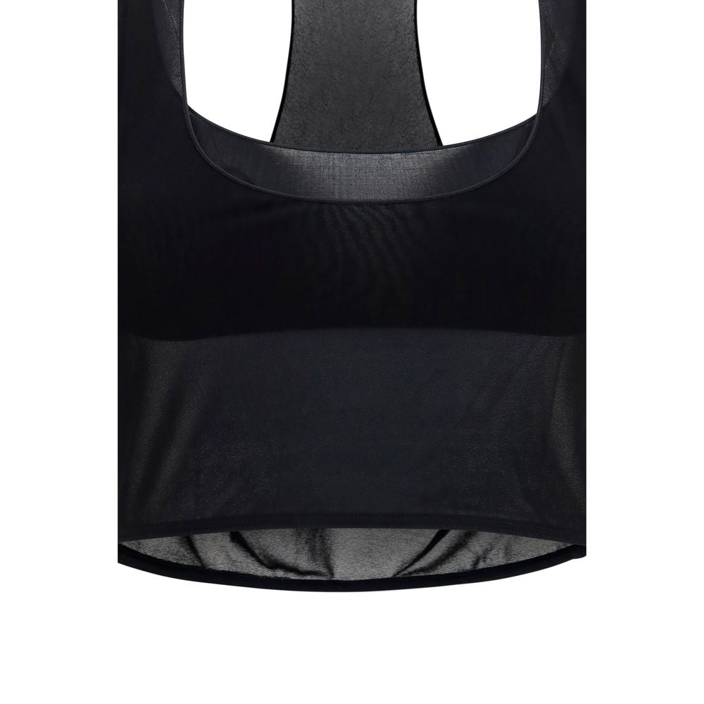 Blouse en viscose noire de Gucci avec détails élégants, portée sur un mannequin, style sophistiqué et moderne.