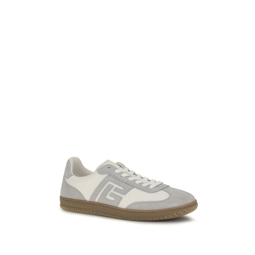 Sneakers Balmain Bos Taurus en cuir de veau blanc, chaussures athlétiques élégantes pour homme.
