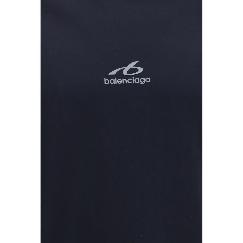 Vêtements de sport en polyamide bleu de la marque Balenciaga, style moderne et élégant, visible en détail dans l'image.