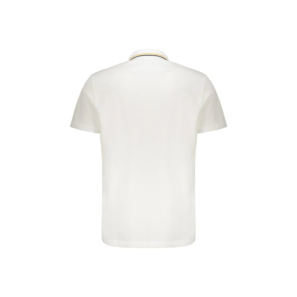 T-shirt blanc en coton de la marque Versace, coupe classique et logo emblématique visible sur le devant.