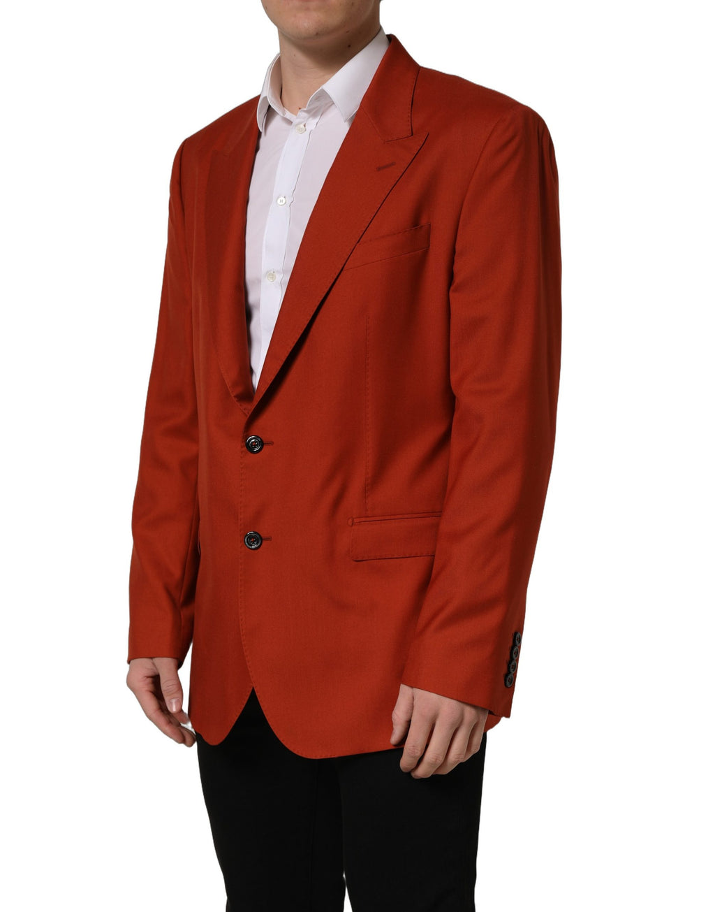Veste blazer en cachemire rouge Dolce & Gabbana, coupe simple boutonnage, élégante et raffinée, portée sur un mannequin.