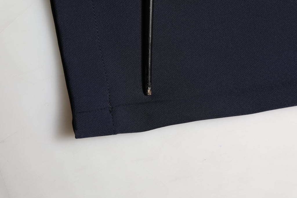 Pantalons joggers en nylon bleu foncé Dolce & Gabbana avec cordon de serrage, style décontracté et moderne.