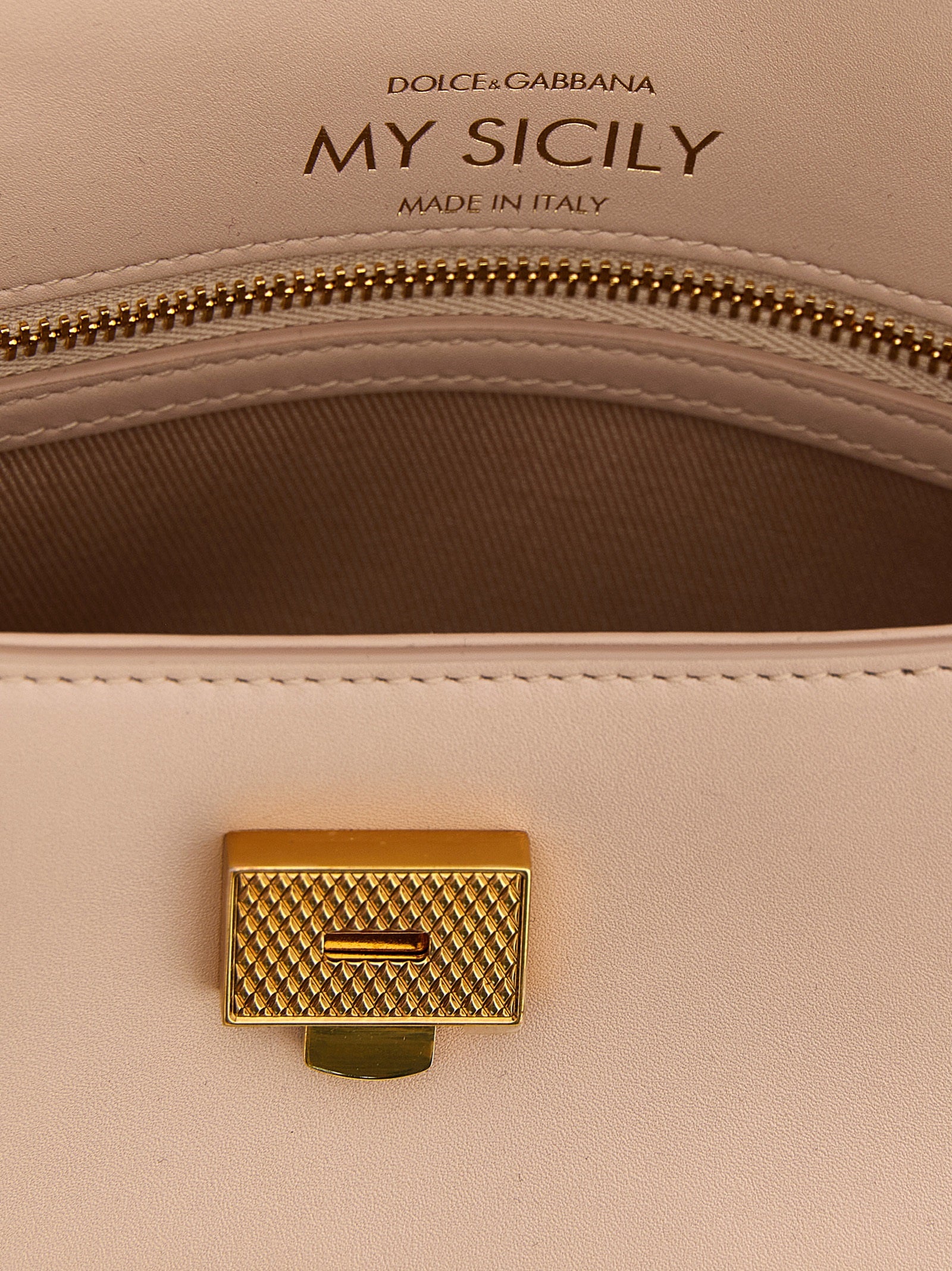 Sac à main Dolce & Gabbana en cuir de veau multicolore, avec détails élégants et design sophistiqué.