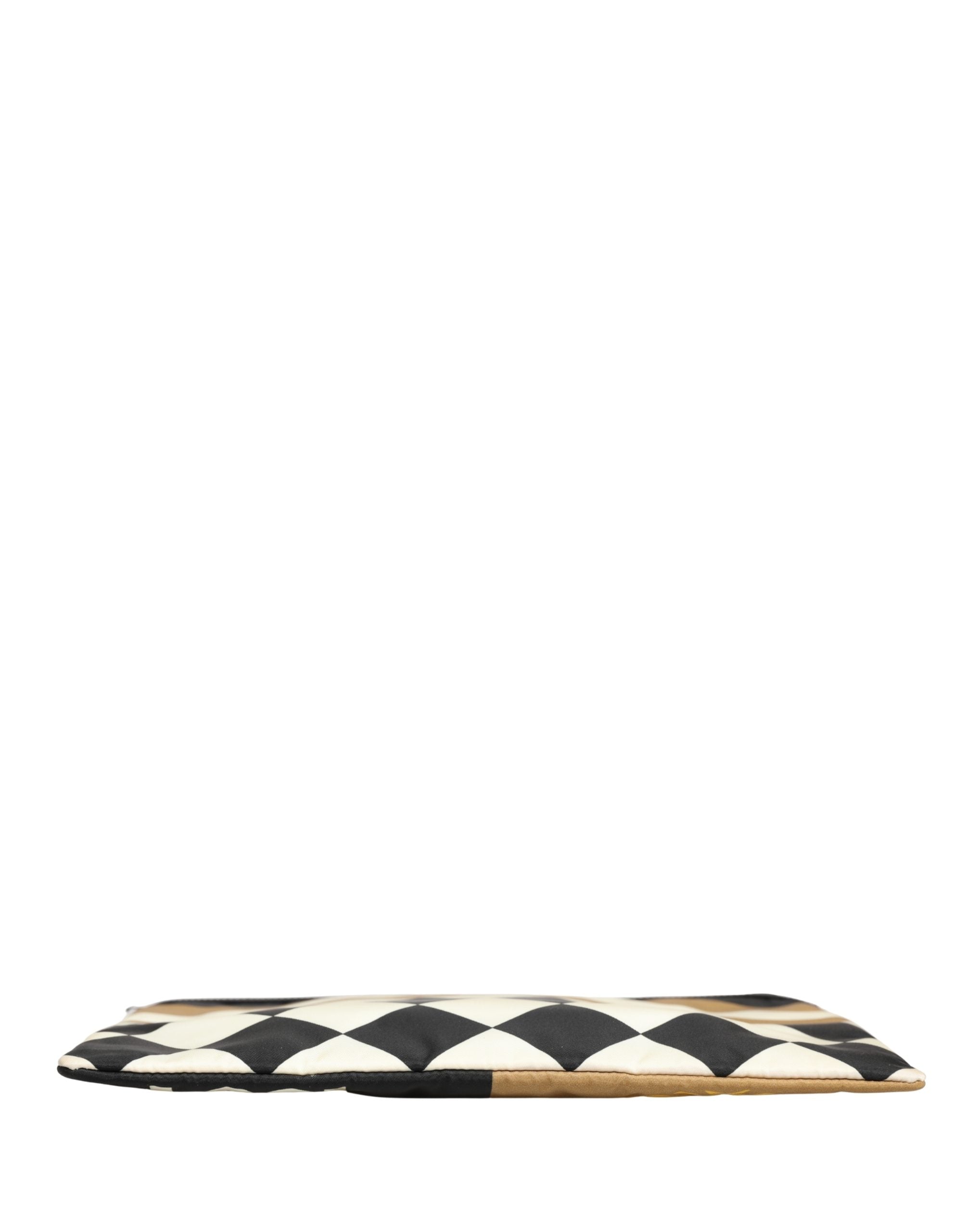Sac clutch en nylon à motif à carreaux multicolores et logo Dolce & Gabbana, élégant et pratique pour toutes les occasions.