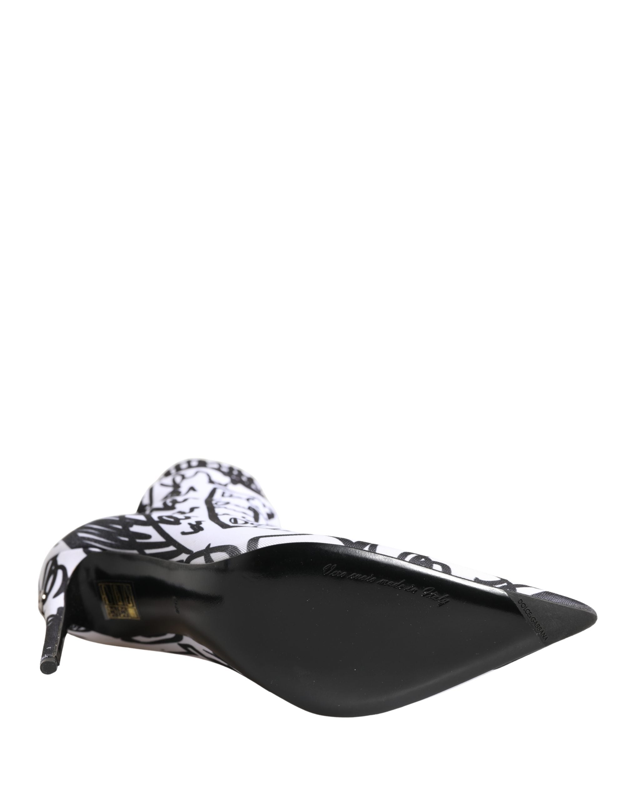 Bottines blanches Dolce & Gabbana Graffiti extensibles, chaussures à la cheville avec motif graffiti artistique visible.