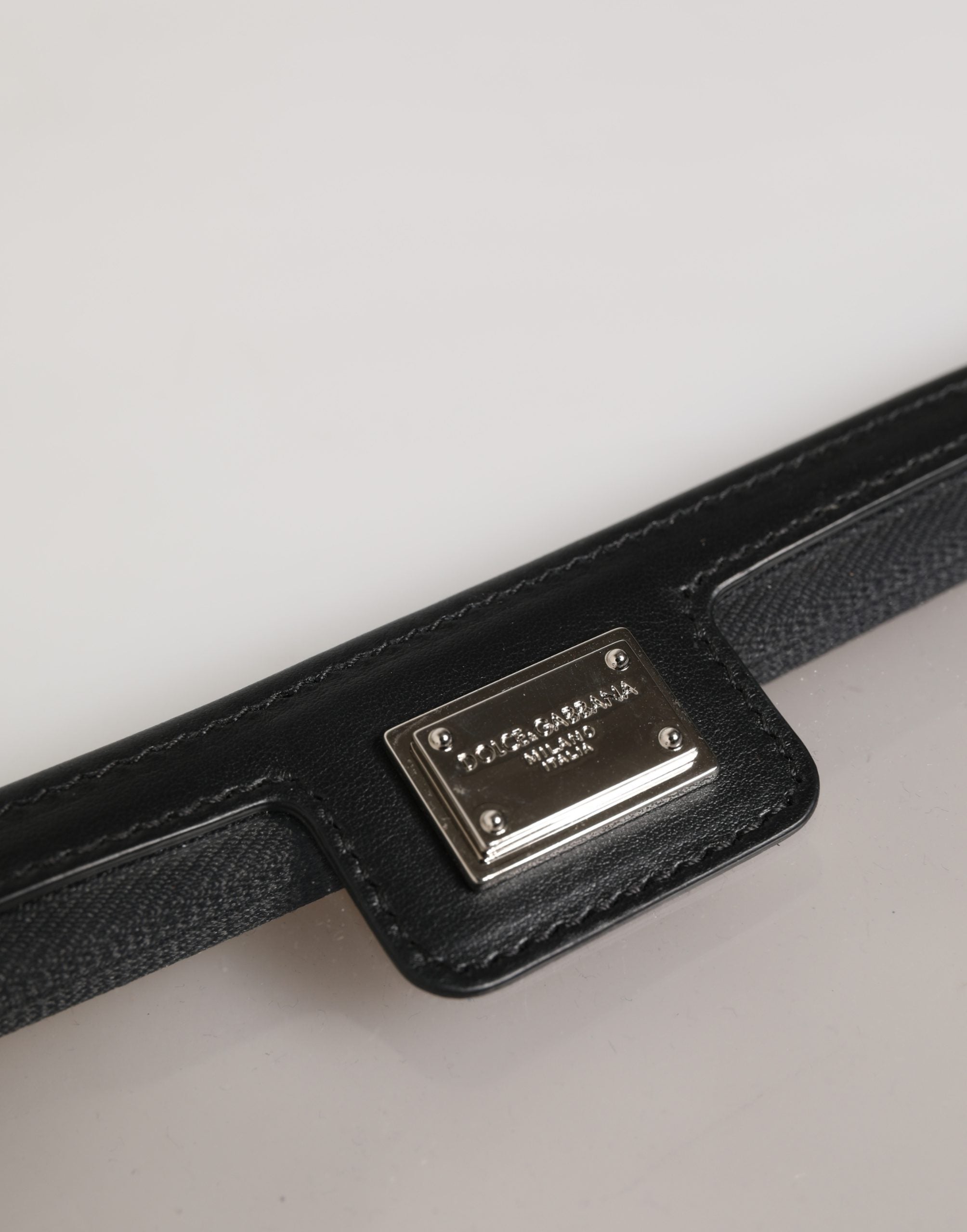 Pochette en PVC transparent Dolce & Gabbana avec plaque logo, clutch élégante et moderne pour femme.