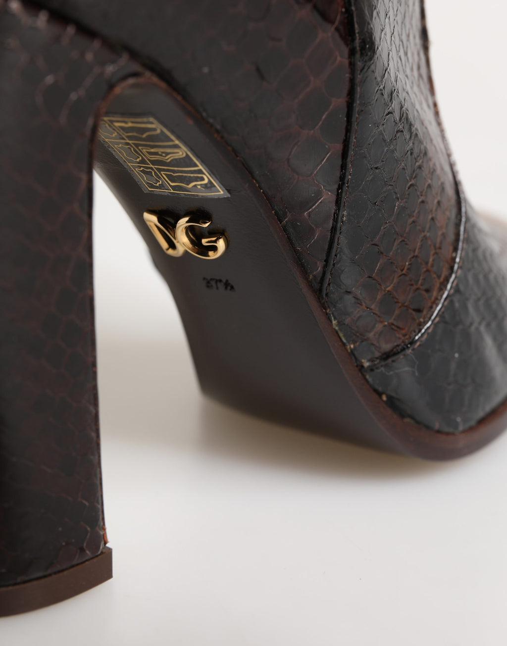 Bottes hautes en cuir exotique marron de Dolce & Gabbana, chaussures élégantes en cuir pour femmes.