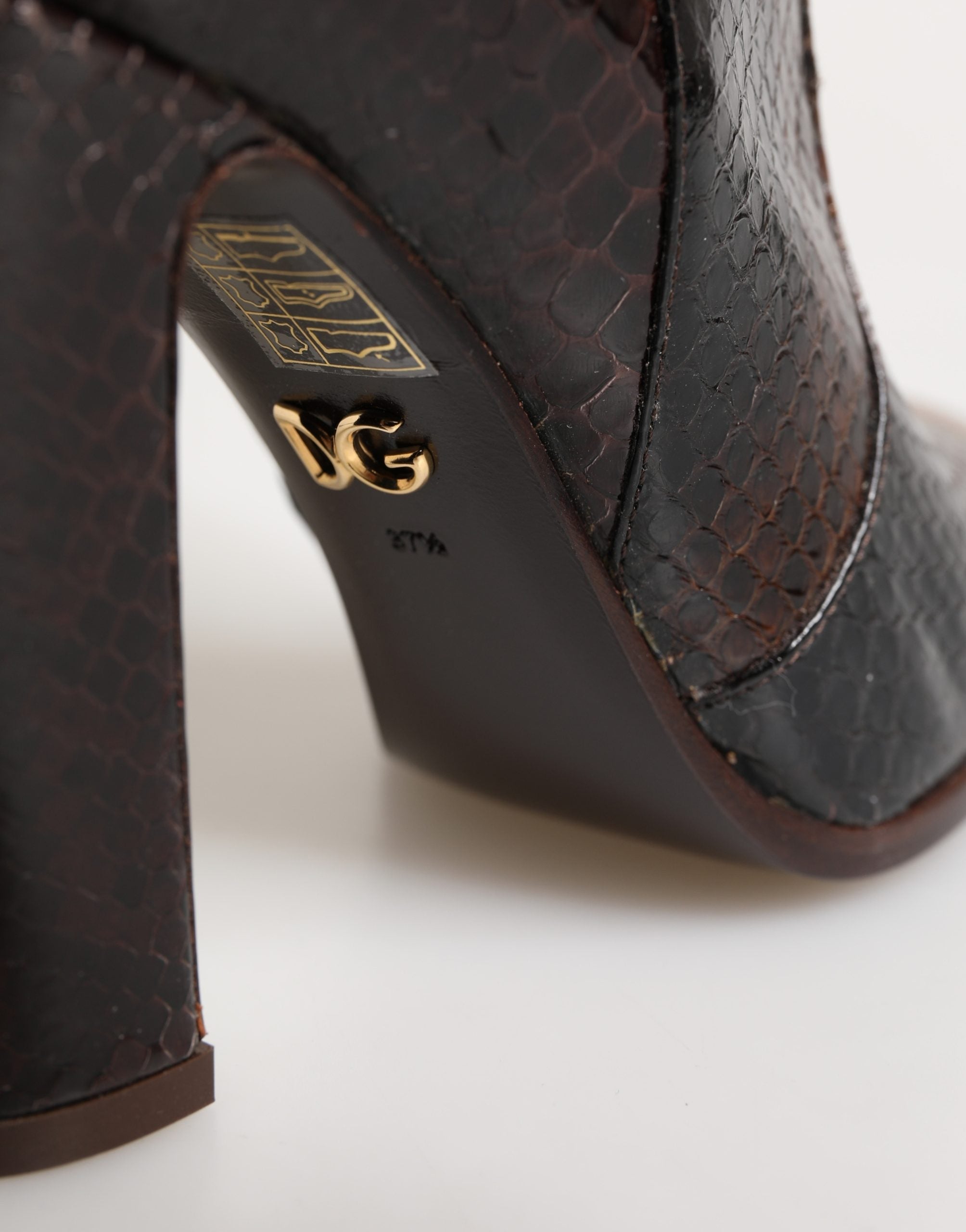Bottes hautes en cuir exotique marron de Dolce & Gabbana, chaussures élégantes en cuir pour femmes.