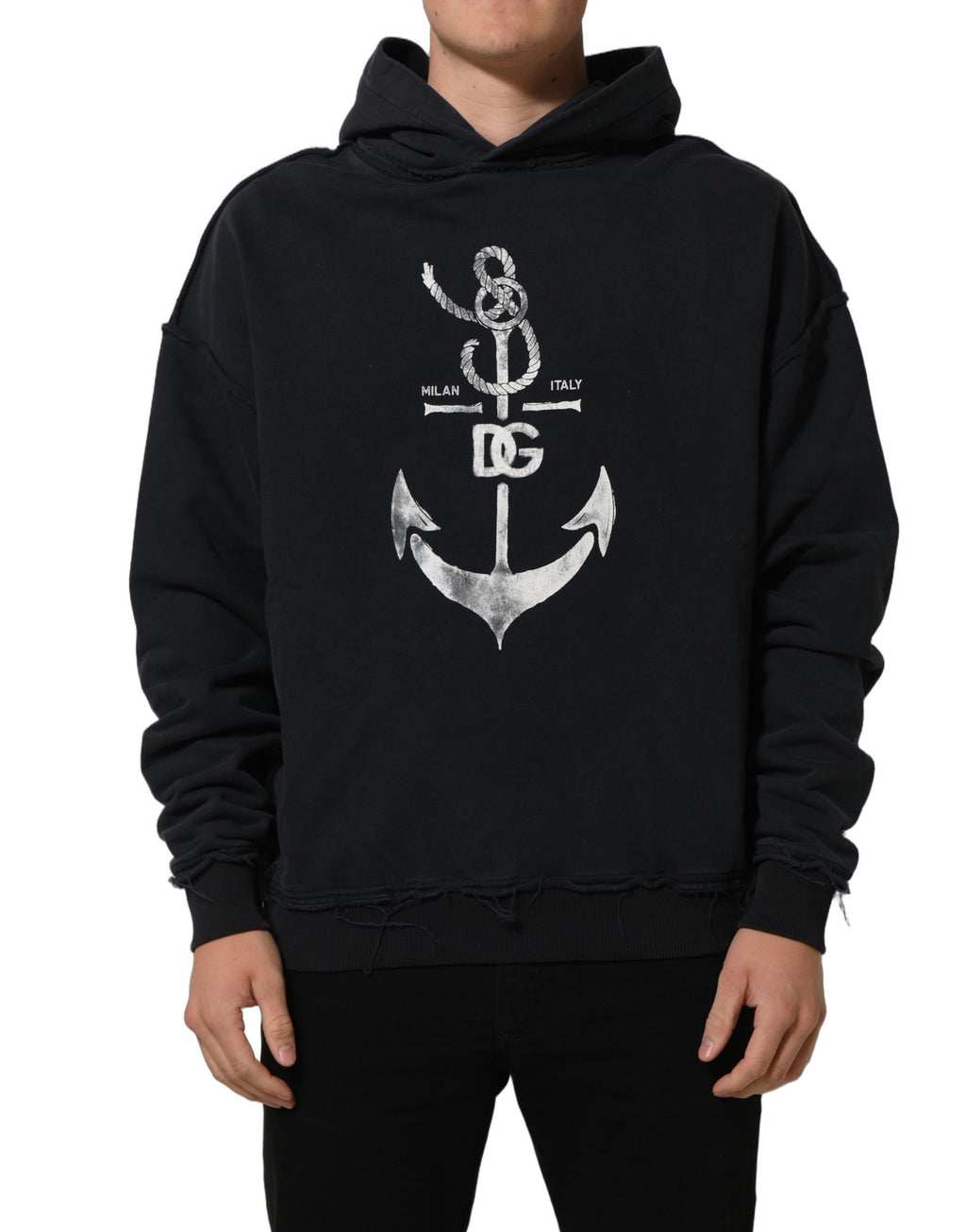 Sweat à capuche Dolce & Gabbana avec imprimé d'ancre noir, tissu doux, coupe décontractée, vue de face du pull.