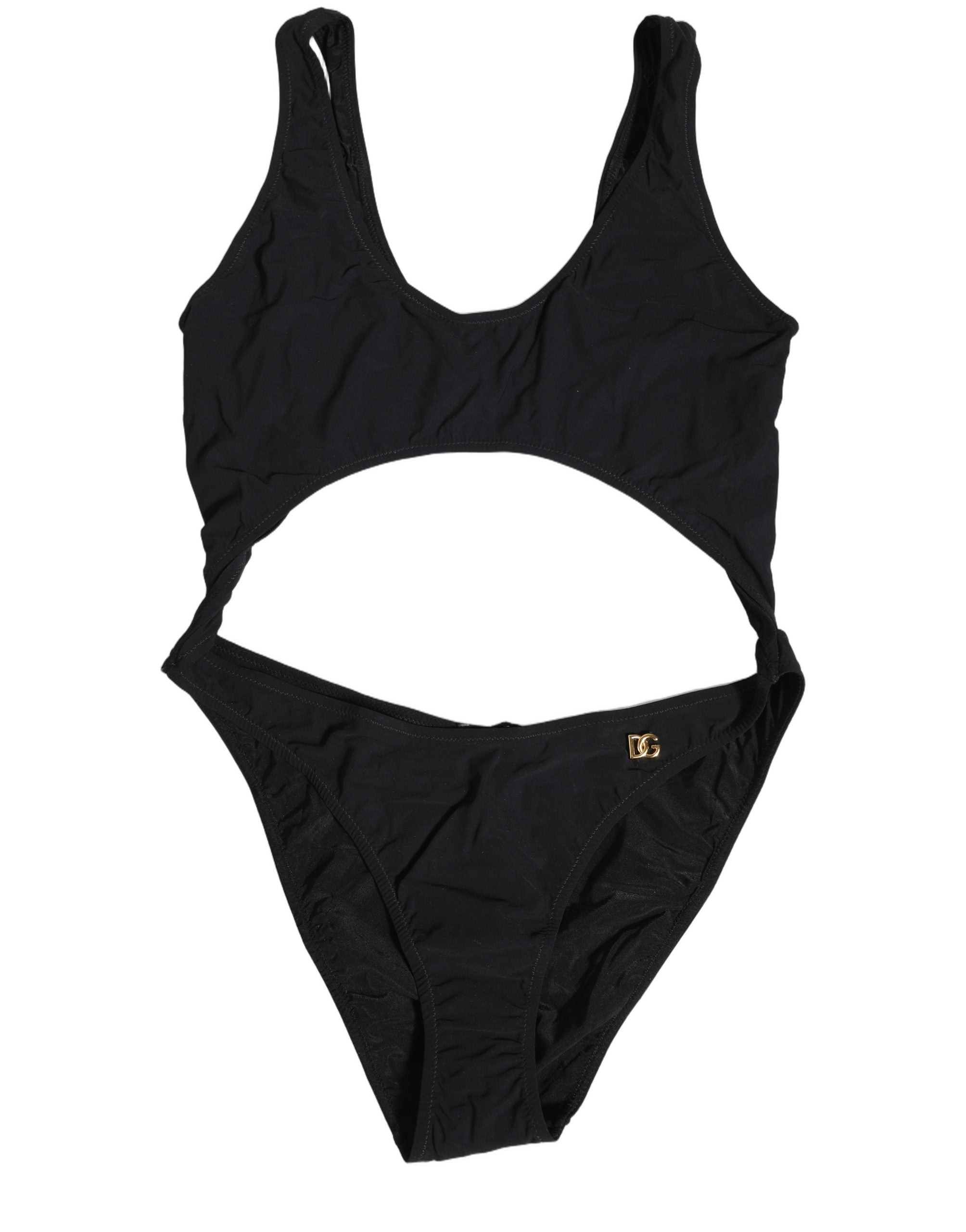 Maillot de bain une pièce noir Dolce & Gabbana avec logo découpé, ajusté et élégant, porté en extérieur.