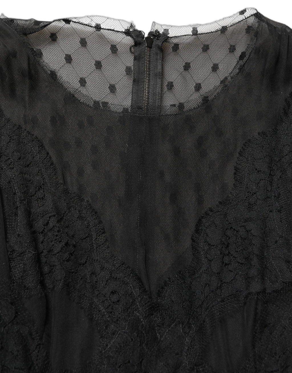Robe courte sans manches Dolce & Gabbana en dentelle noire avec bordure en dentelle, coupe en A pour un style élégant.