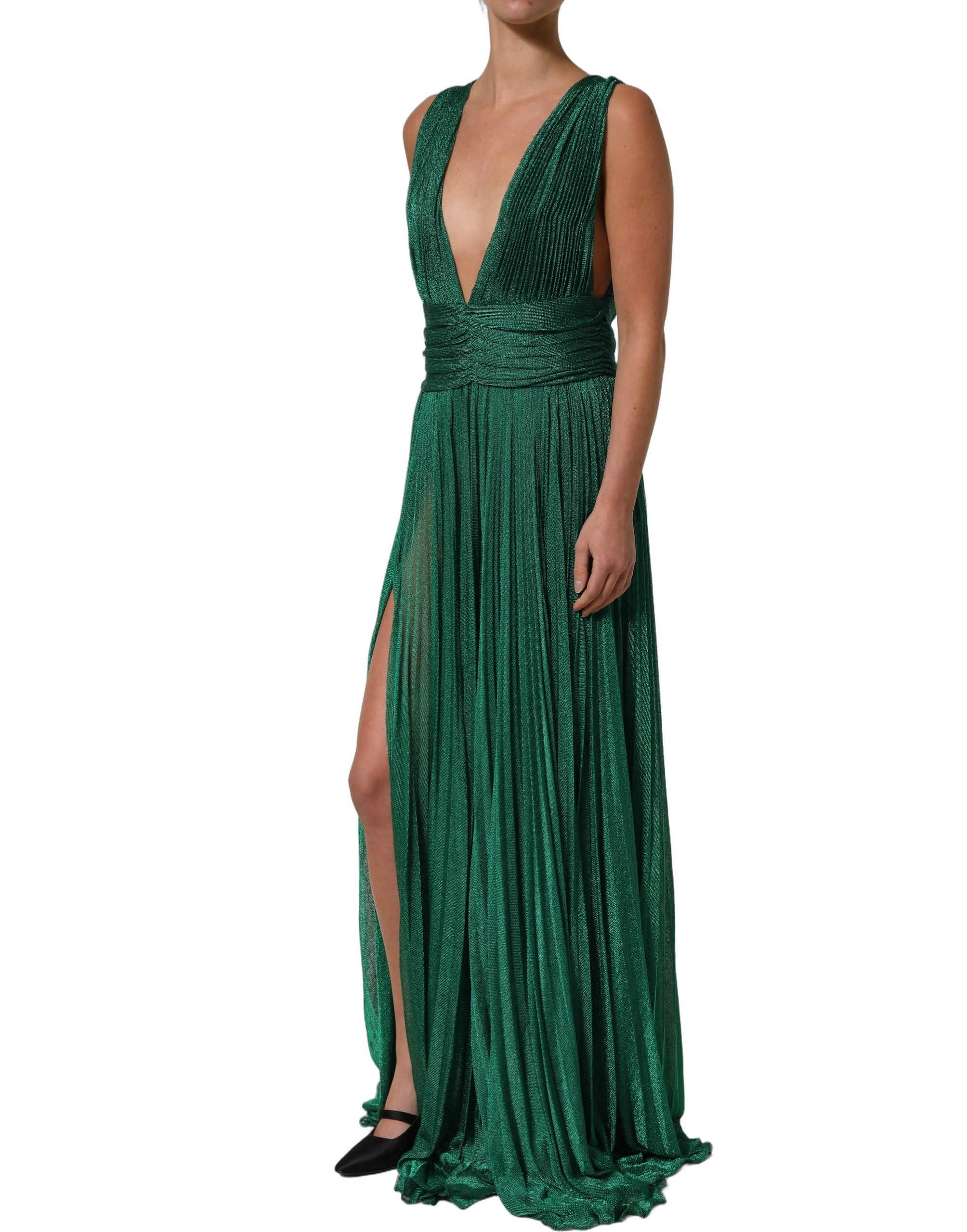 Robe longue plissée sans manches Dolce & Gabbana en tissu métallique vert, élégante et brillante, pour une occasion spéciale.