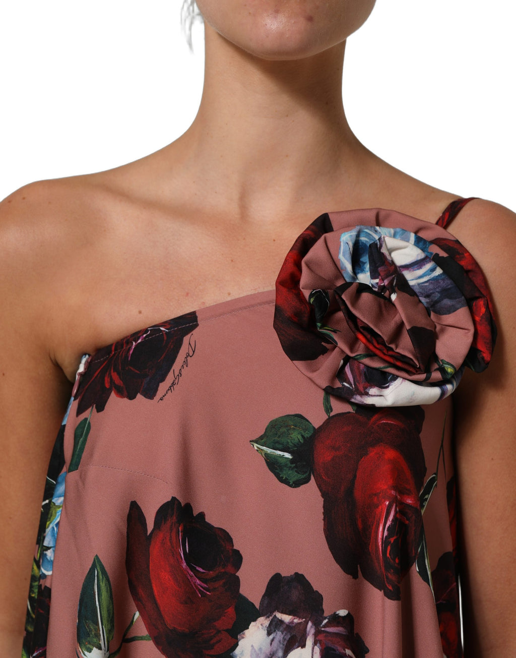 Robe longue en soie rose poussière à fleurs, une épaule, Dolce & Gabbana, vêtement élégant pour femme