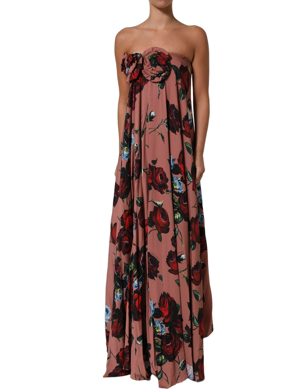 Robe longue bustier en soie rose poussière avec fleurs, marque Dolce & Gabbana, visible sur le mannequin.