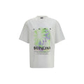 T-shirt blanc en coton de la marque Balenciaga, coupe classique, porté sur mannequin, détails du col rond visible.