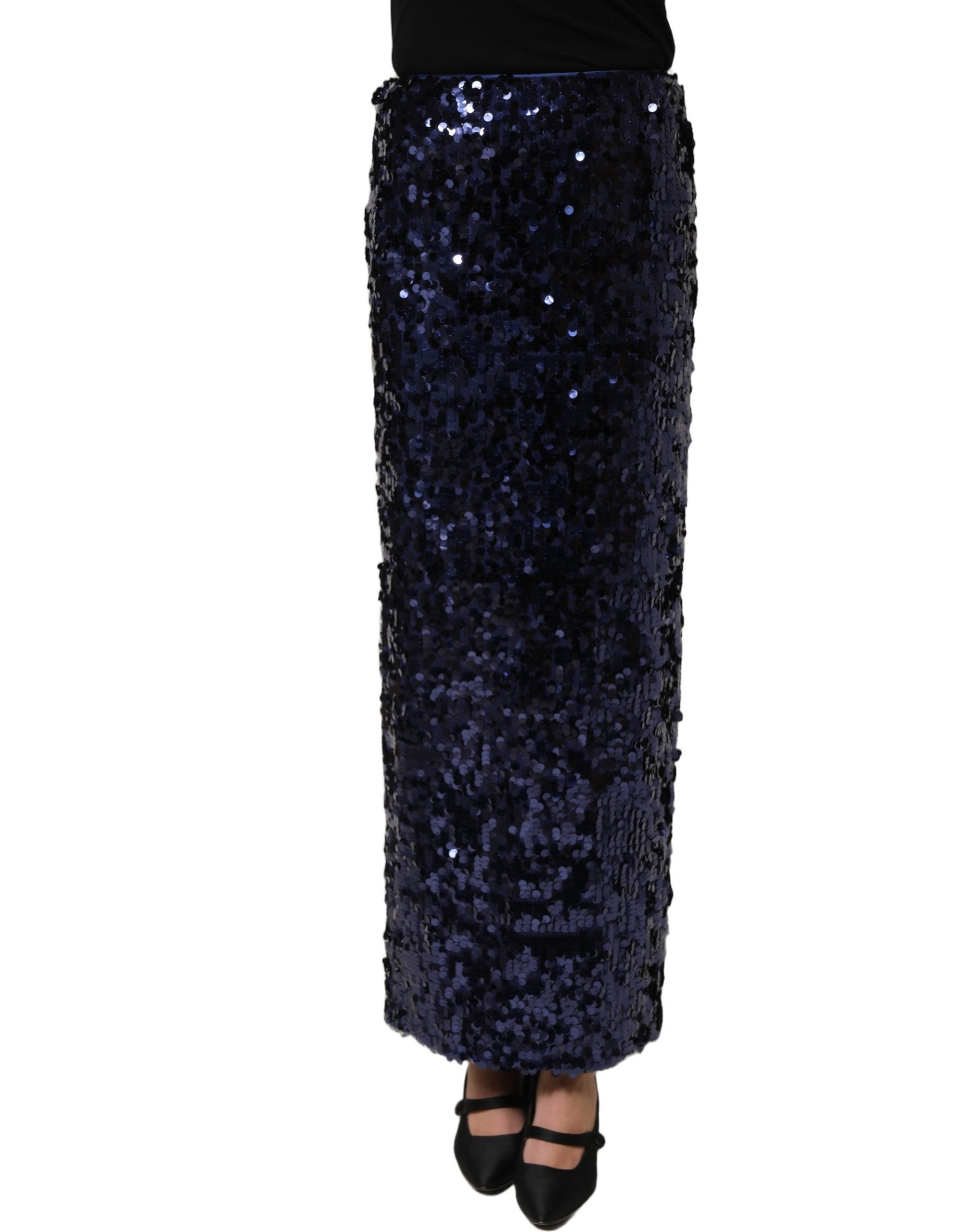 Jupe midi Dolce & Gabbana en sequins bleus à taille haute, coupe pencil, tissu brillant et élégant.