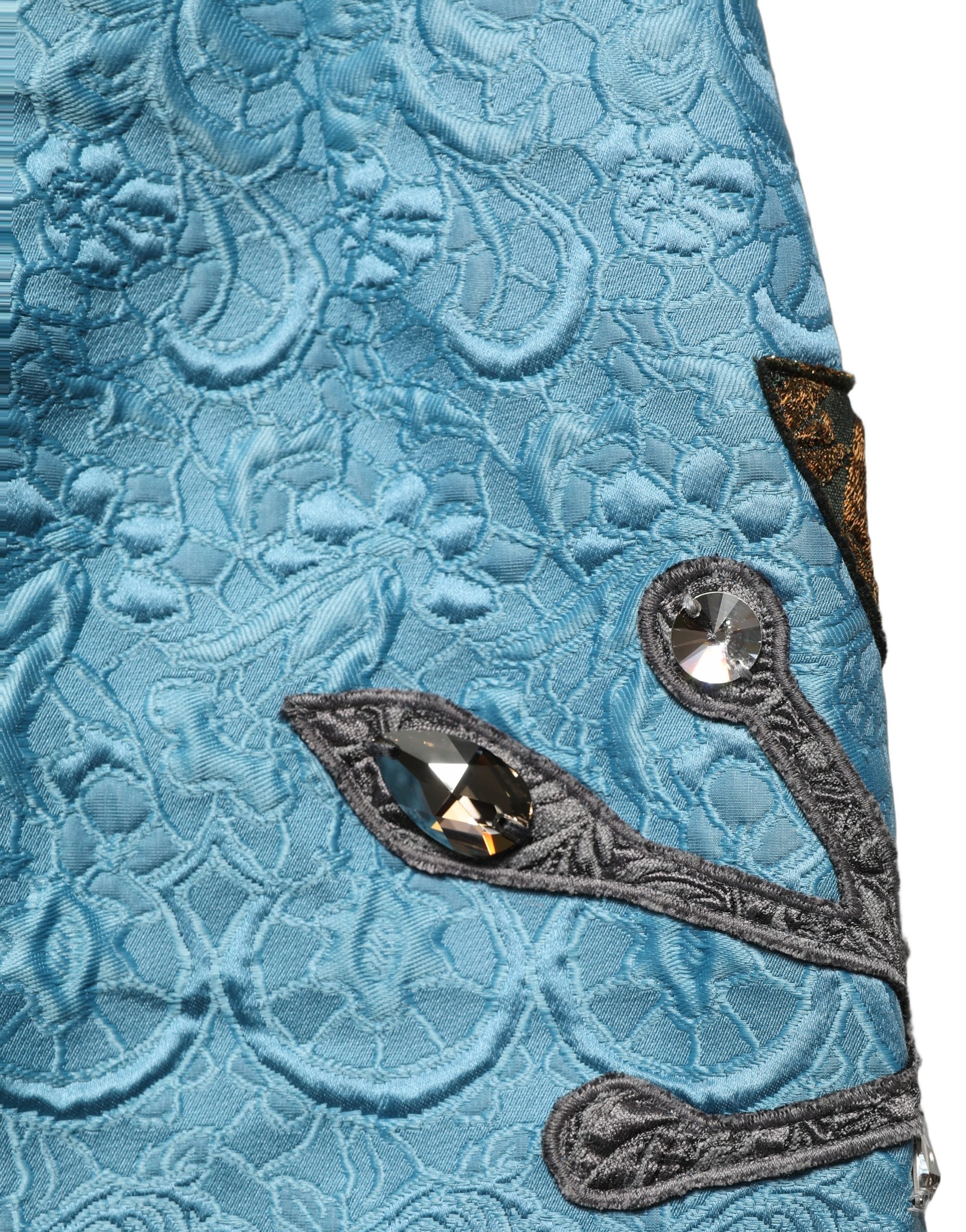 Jupe trapèze en jacquard bleu avec broderies Dolce & Gabbana, élégante et sophistiquée, vue de face.