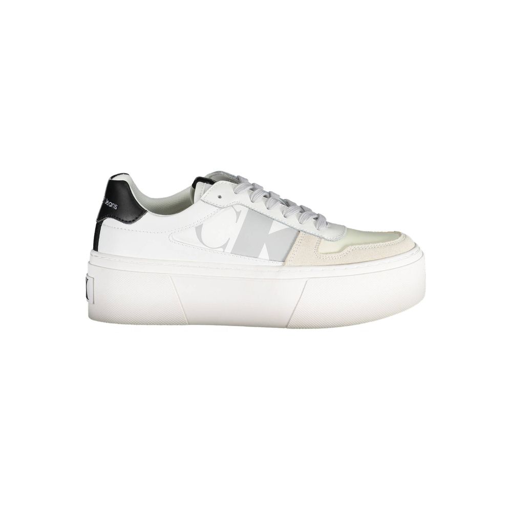 Basket femme en polyester blanc de Calvin Klein, chaussures de sport élégantes et confortables, vue de face.