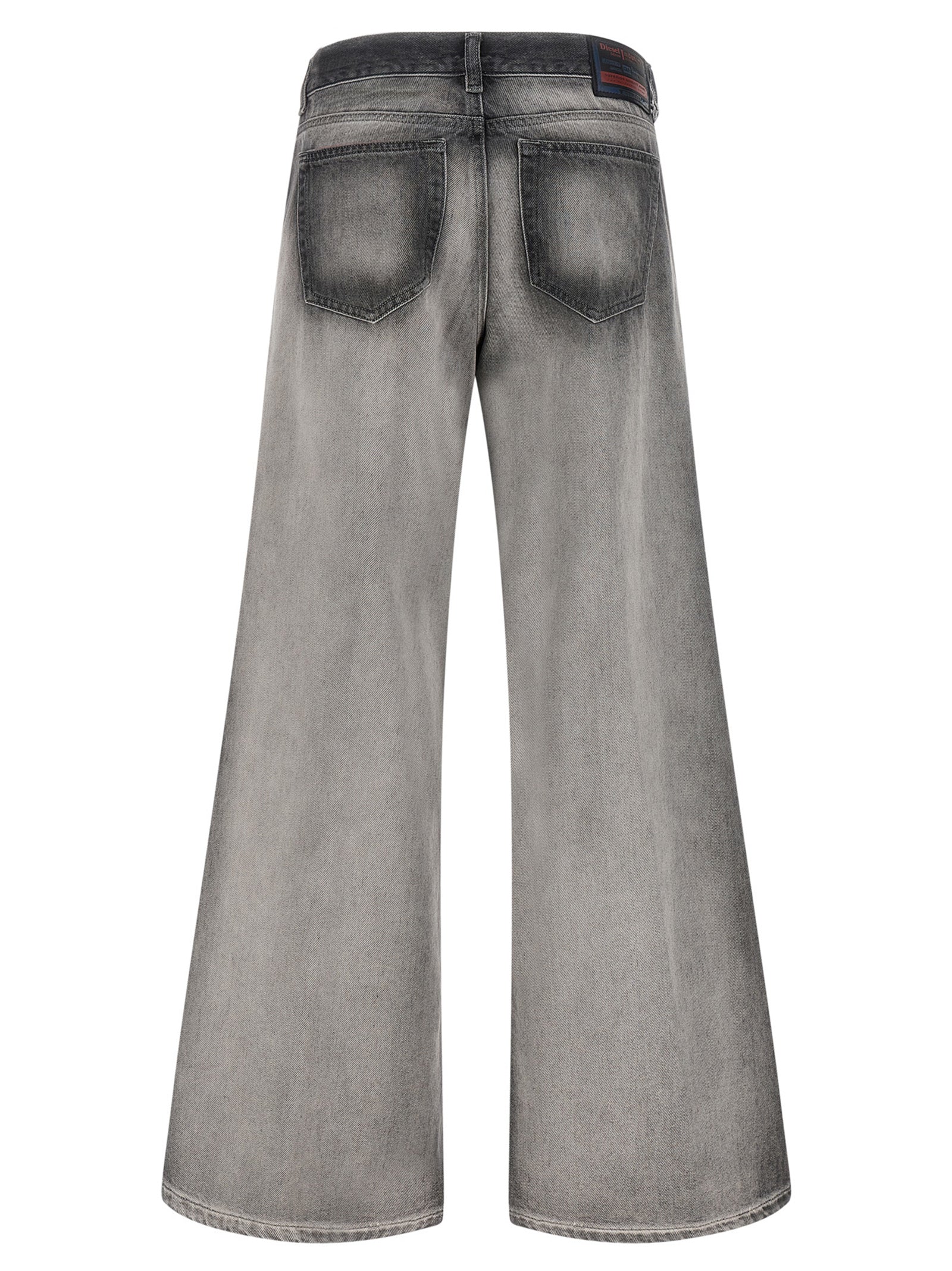 Jeans évasés en coton gris de la marque Diesel, style décontracté et tendance, visibles avec détails de couture et coupe fluide.