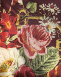 Jupe courte à taille haute Dolce & Gabbana, motif floral bordeaux, coupe A-line, style élégant et tendance.