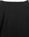 Jupe courte noir en nylon à taille haute de la marque Dolce & Gabbana, coupe ajustée et élégante.