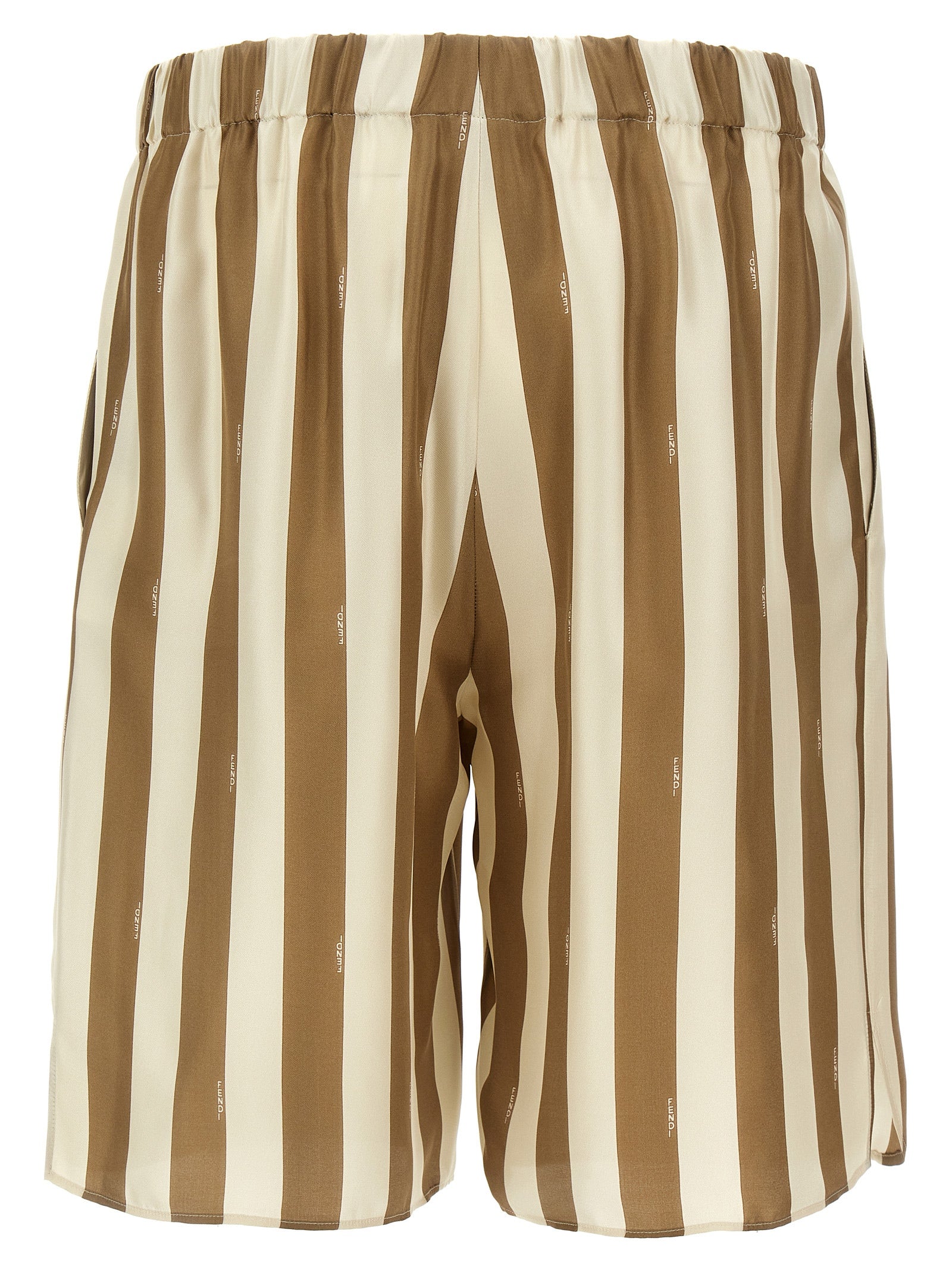 Shorts bermuda en soie beige de la marque Fendi, coupe élégante et tissu léger visible sur l'image.