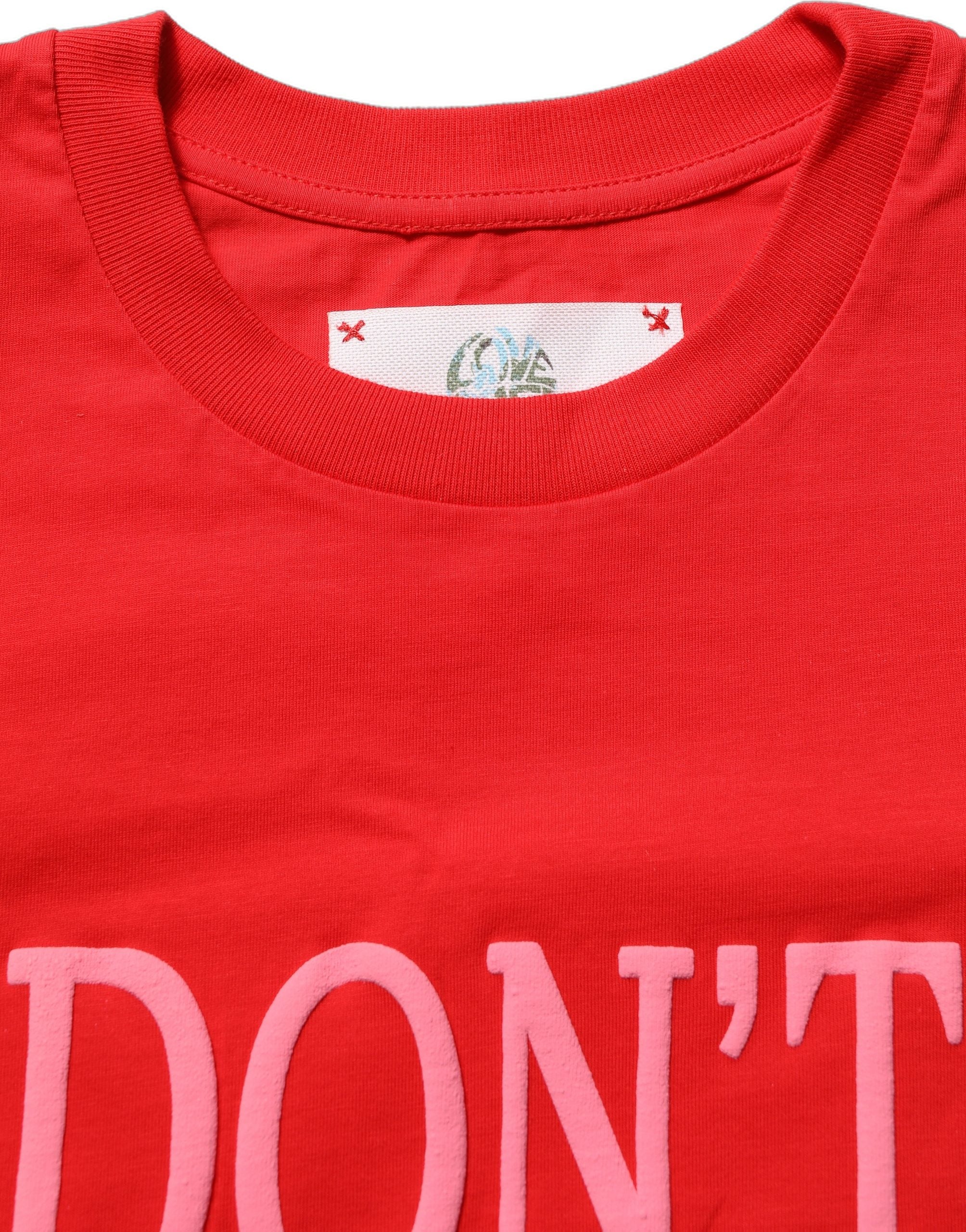 T-shirt en jersey de coton rouge avec graphique, col rond, de la marque Dolce & Gabbana, visible sur l'image.