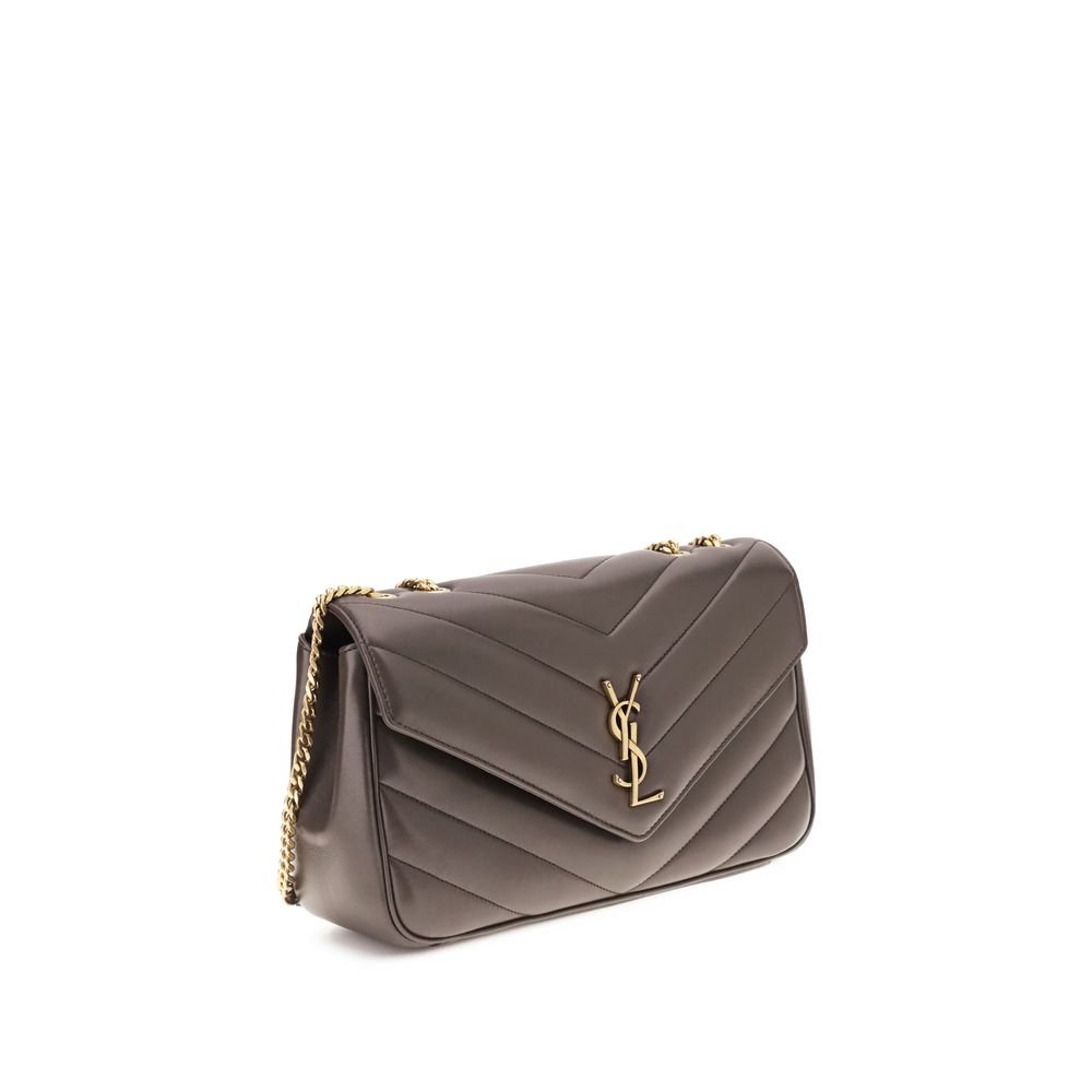 Sac à épaule gris en mouton Ovis Aries de Saint Laurent avec détails élégants et finition luxueuse.
