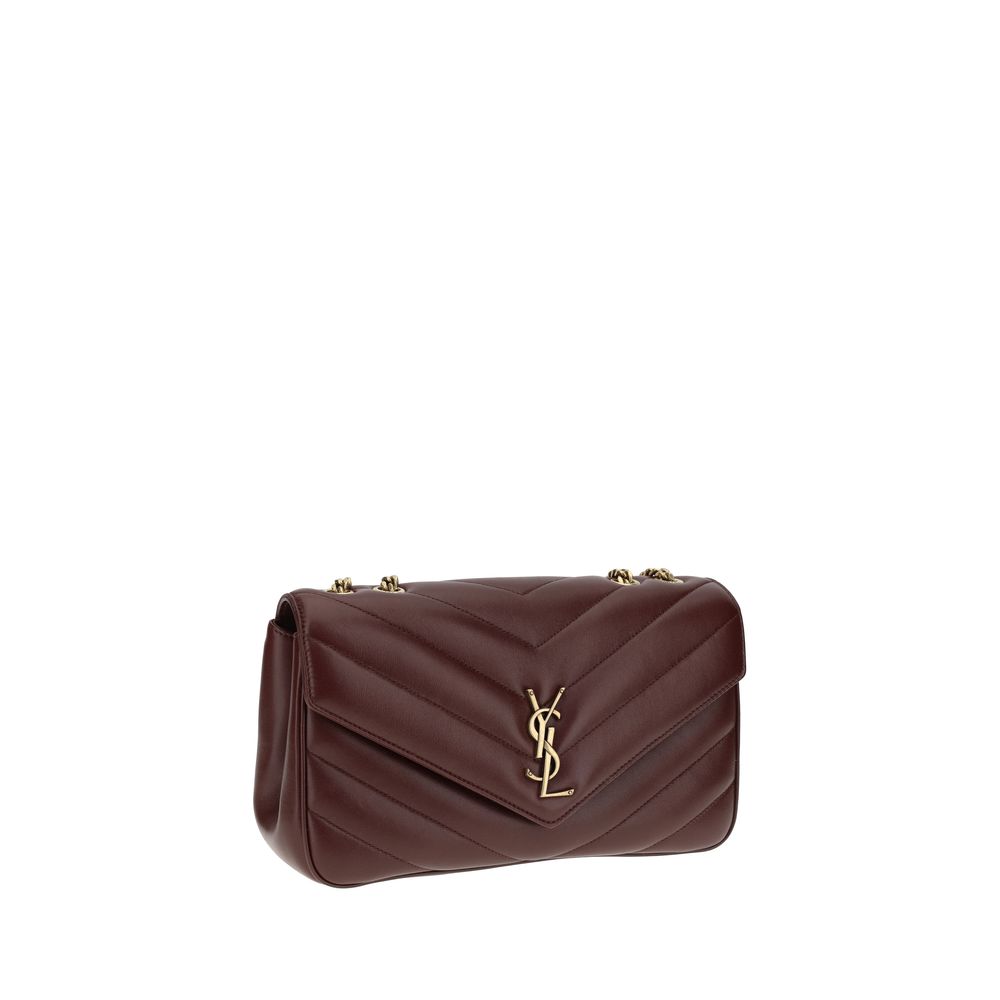 Sac à épaule Saint Laurent en cuir d'agneau bordeaux, modèle Aries, avec détails élégants et finition raffinée.