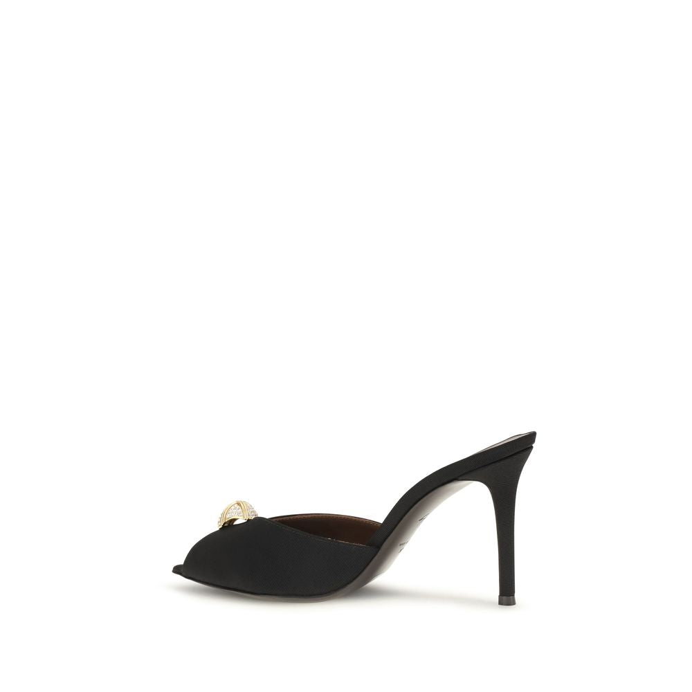 Sandales à talons stilettos en cuir de veau noir Giuseppe Zanotti, modèle Bos Taurus, vue de côté.