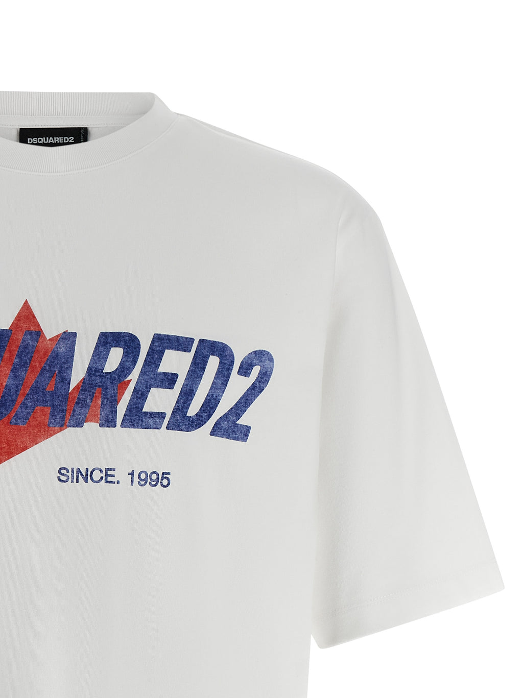 T-shirt blanc en coton de la marque Dsquared², coupe classique avec logo discret sur le devant.