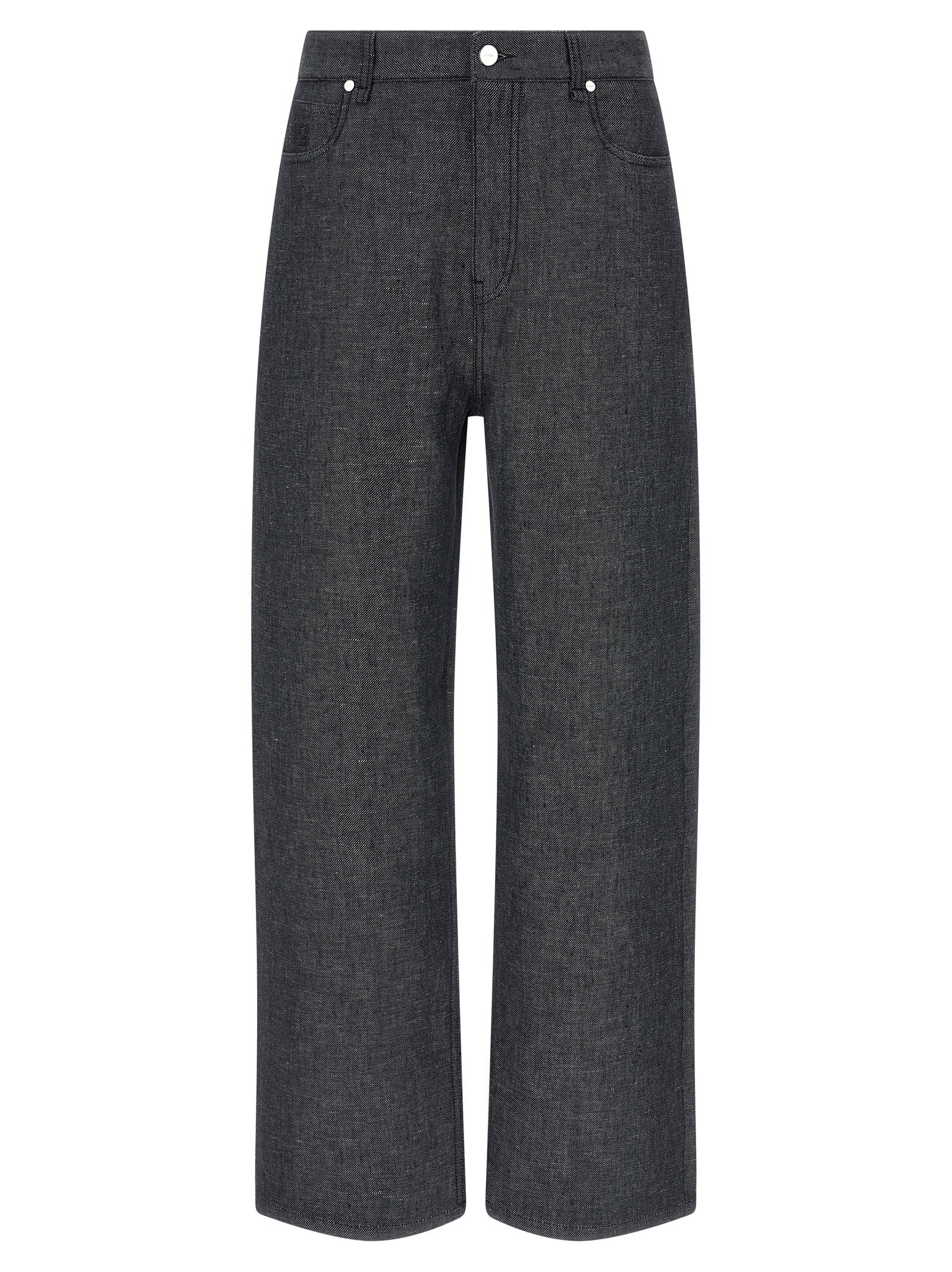Jeans Fendi en lin gris à jambes droites, détail de coupe élégante et tissu léger, porté sur un mannequin.
