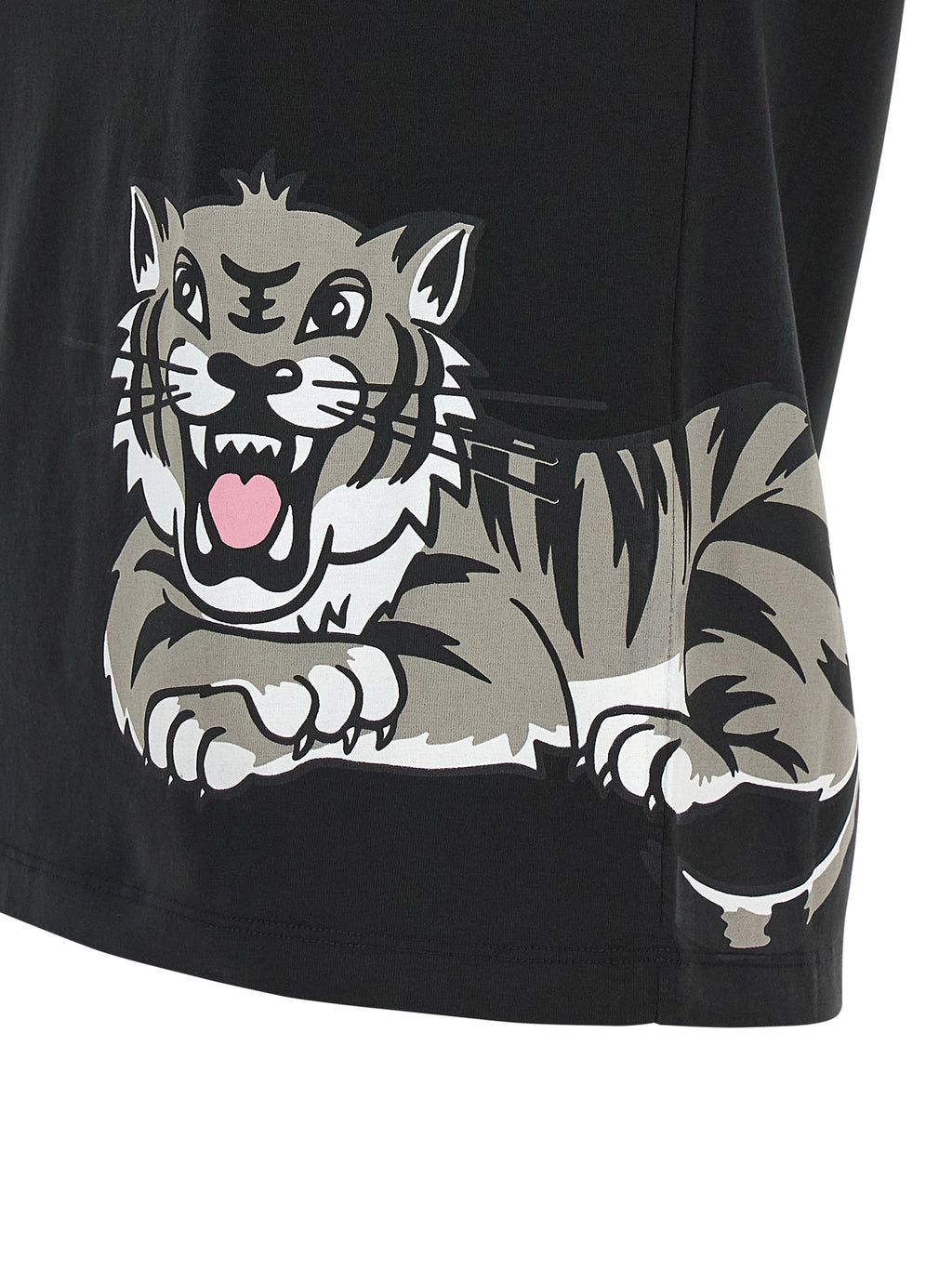 T-shirt en coton noir de la marque Kenzo, coupe classique, avec logo discret sur la poitrine, sur fond neutre.