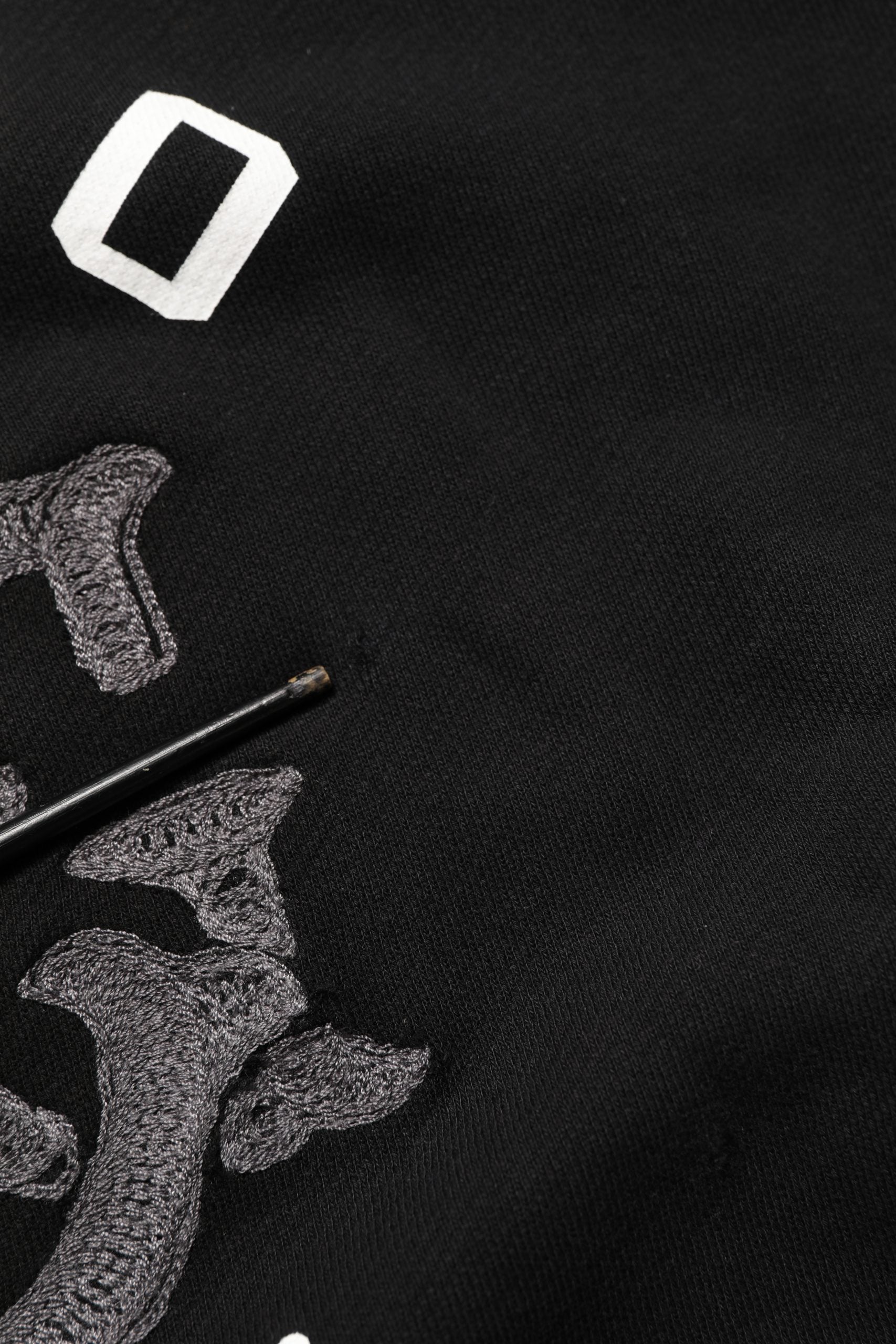 Sweat à capuche noir Dolce & Gabbana en coton avec imprimé Milano 1984, style décontracté et moderne.