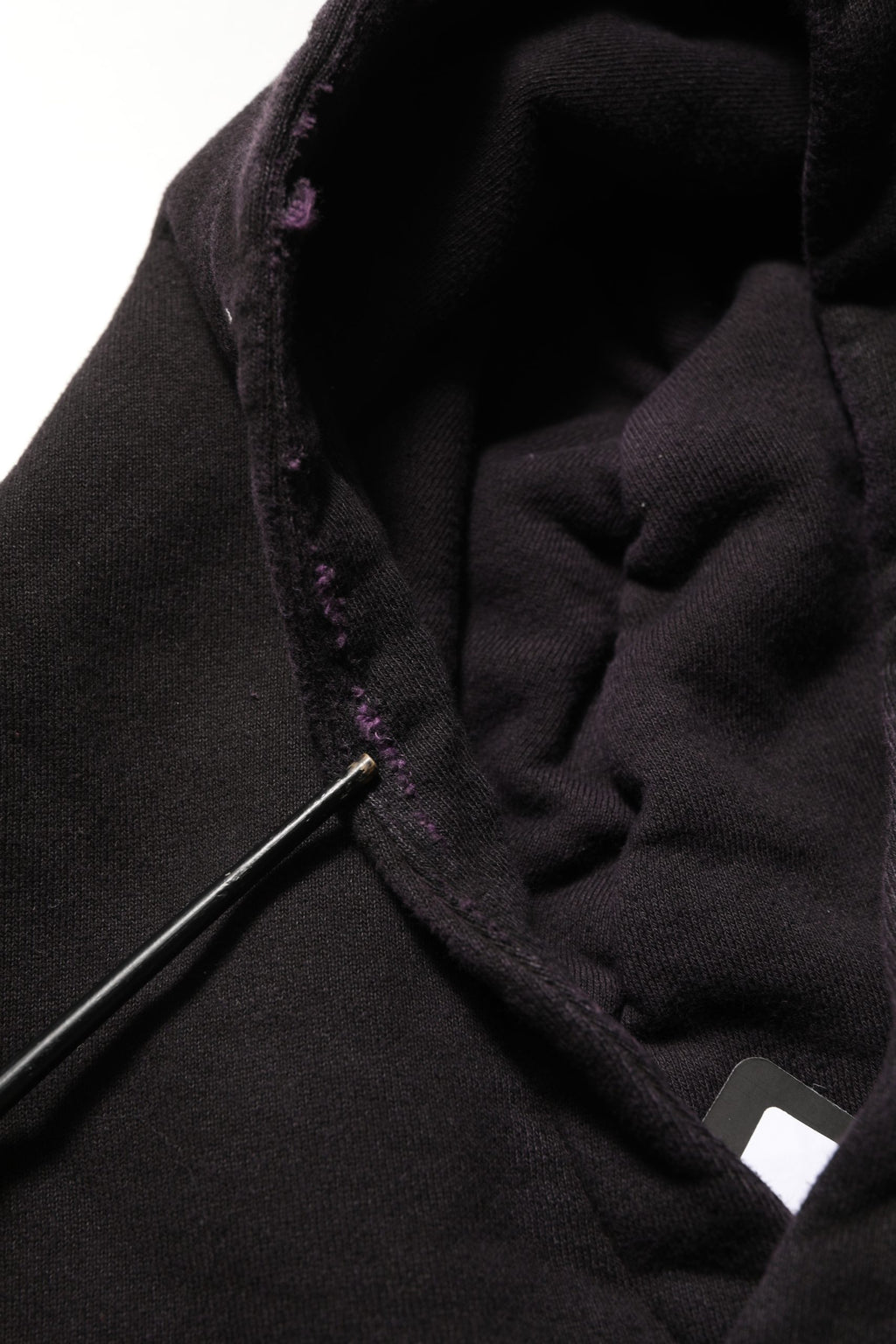 Sweat à capuche en coton noir Dolce & Gabbana DGVIB3 avec logo sur la poitrine, vue de face.